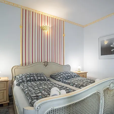 Elements & Renata * Bozicany