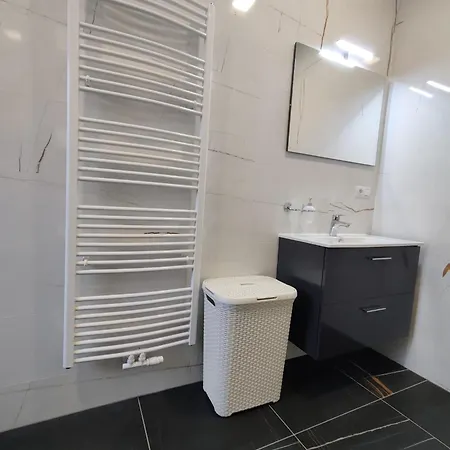 Apartment Elements & Renata Bozicany